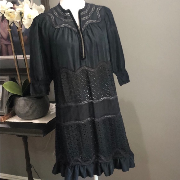 BCBGMaxAzria Dresses & Skirts - BCBG Runway Eyelet & Lace Short Sleeve Dress XS